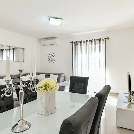 Apartmán Dijana By Interhome Donji Proložac